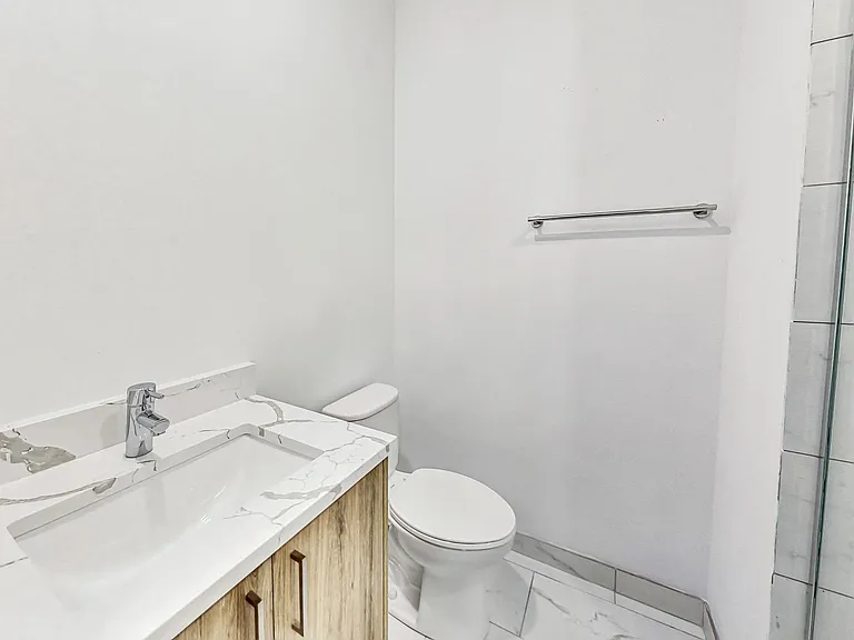 6135 S Kimbark Ave #203 — Photo 9