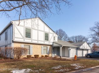 2131 Lancaster Cir APT 201B, Naperville, IL 60565