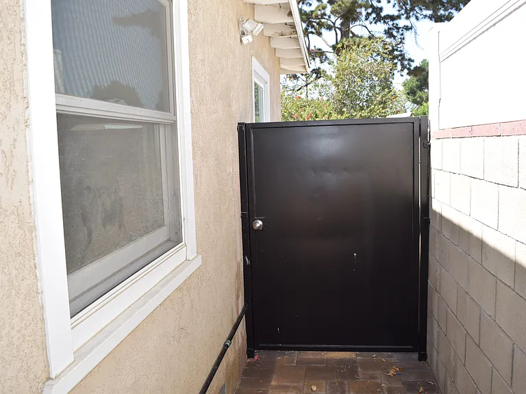 8848 Katherine Ave — Photo 29