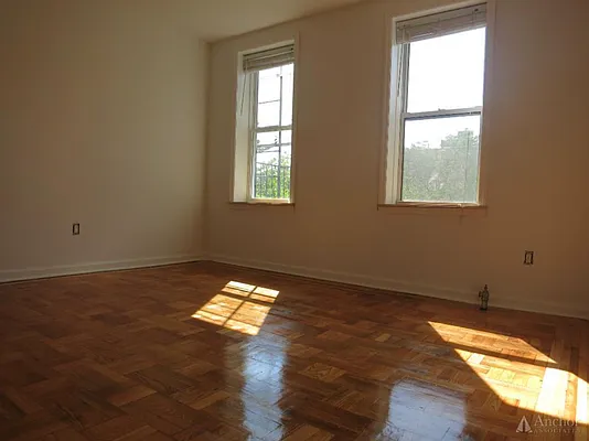 Rented by Anchor Associates | media 34