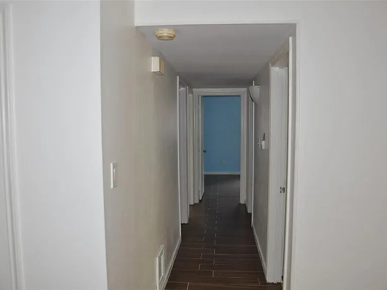 5519 Caversham Dr — Photo 16