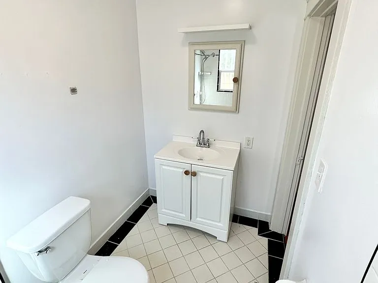 Crestmoore 715 — Photo 12