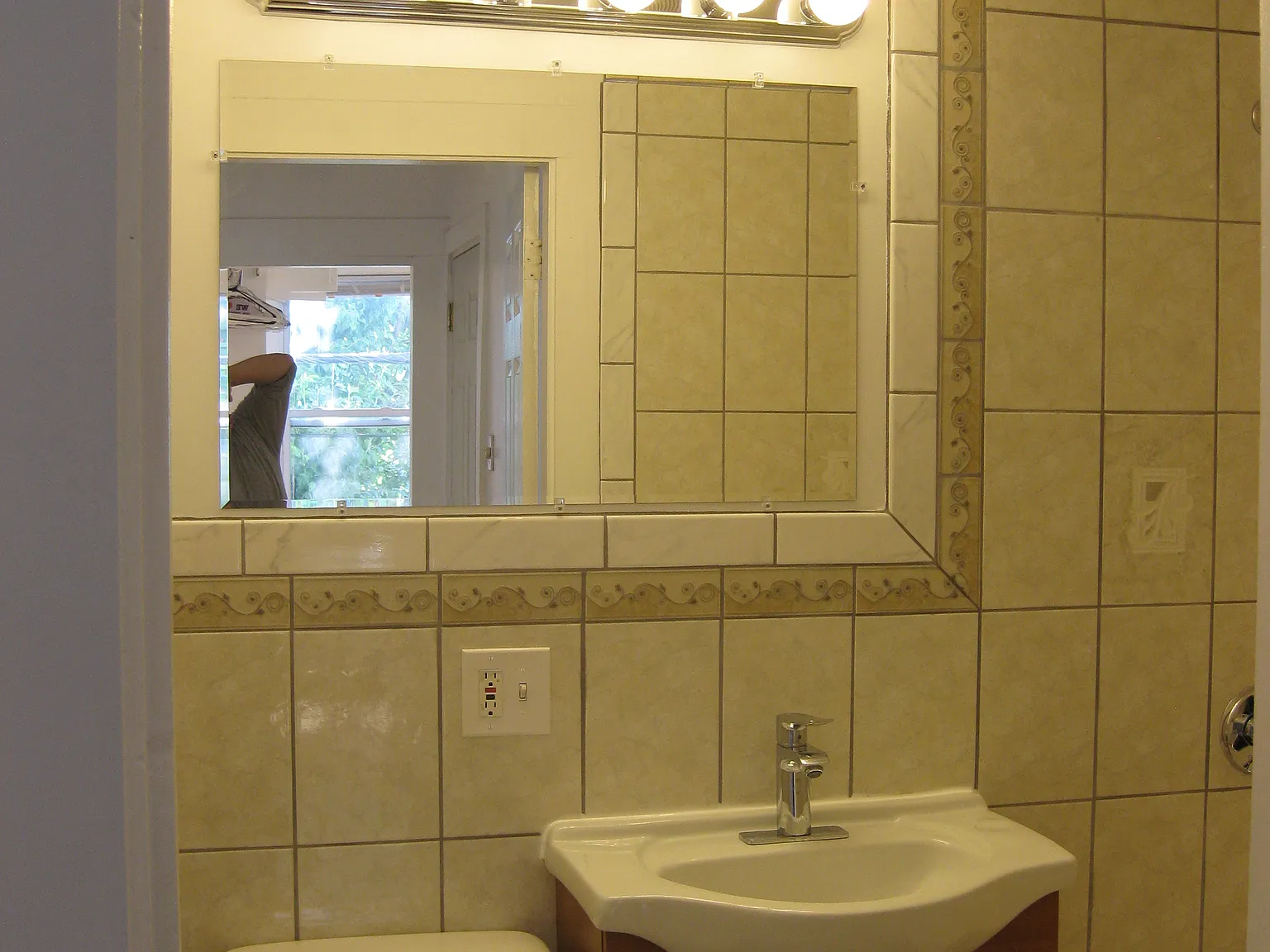 2 bed, 999 sqft, $2,980 — Photo 2