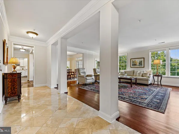 9403 Blackwell Rd APT 301, Rockville, MD 20850