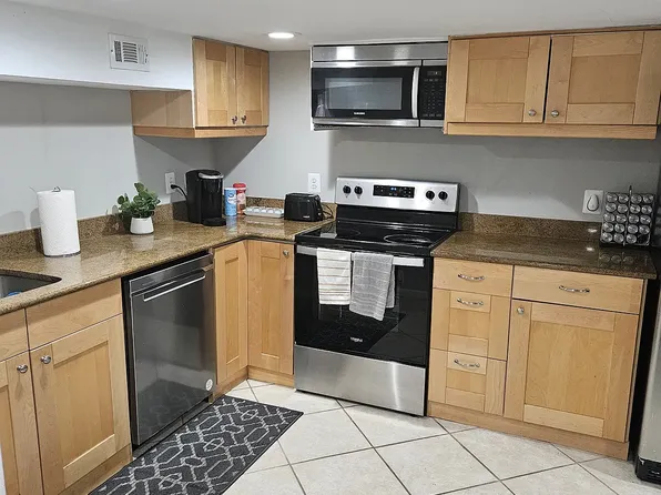 3210 Clayborne Ave, Alexandria, VA 22306