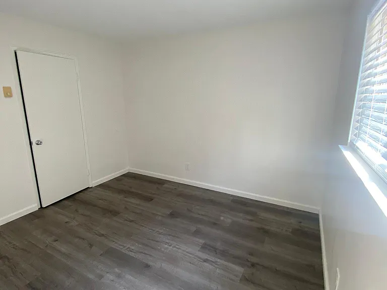 635 Emory St #6 — Photo 17