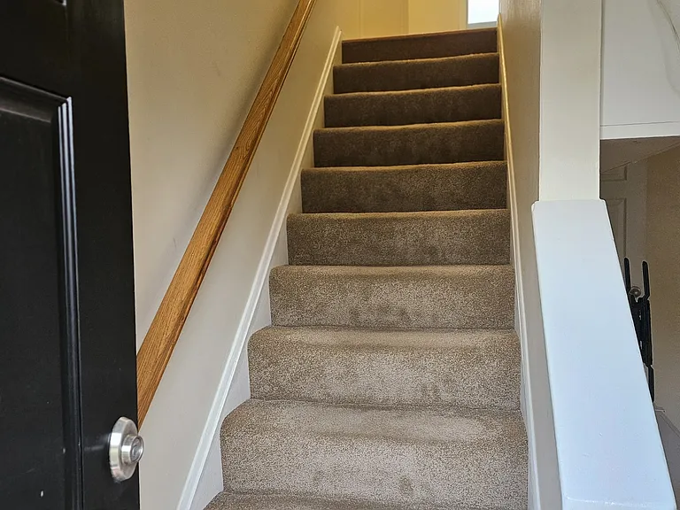 56 Roberts Dr — Photo 8