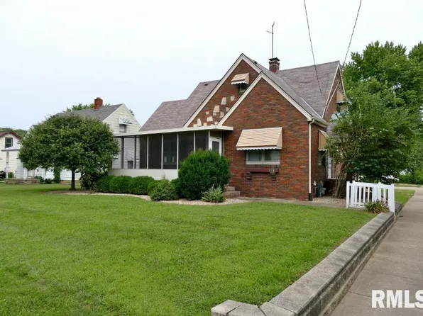 615 Meadow Ave, East Peoria, IL 61611