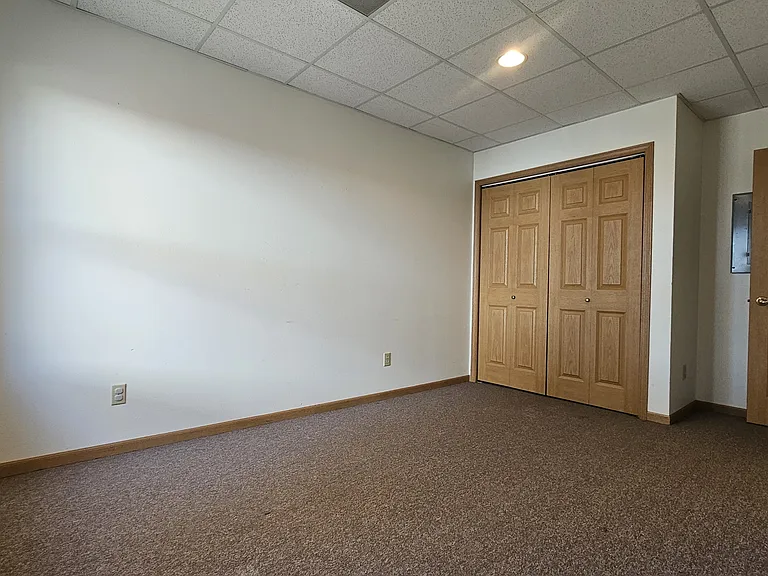 925 N Booth St — Photo 5