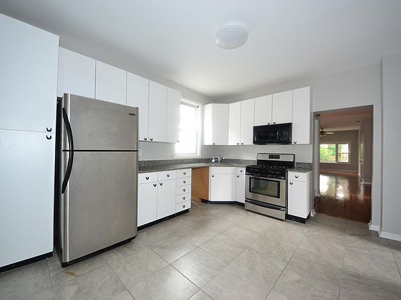 3rd image of 3621 S Union Ave #1F