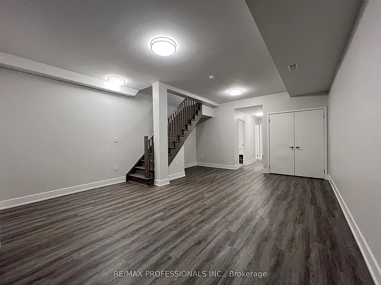 62 Dixfield Dr #106 — Photo 16