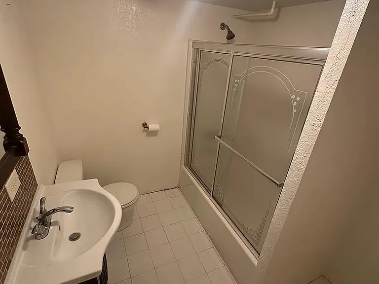 2821 W Rowan Ave — Photo 15