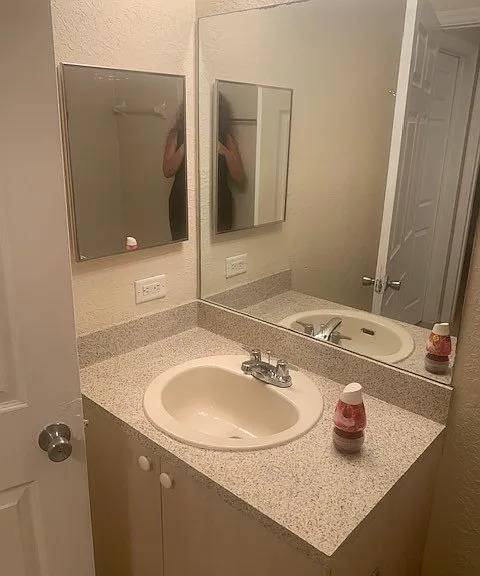 2307 Belmont Ln — Photo 17