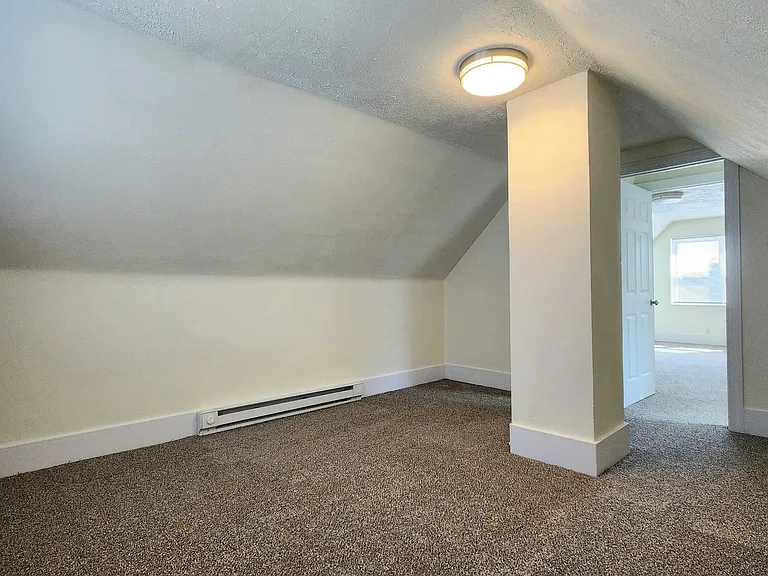 513 Margaret St — Photo 23