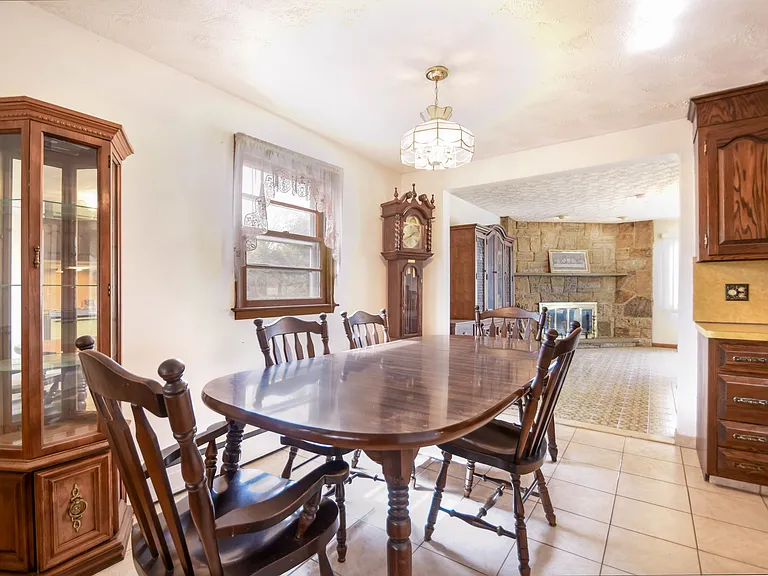 3895 Madison Ave — Photo 11