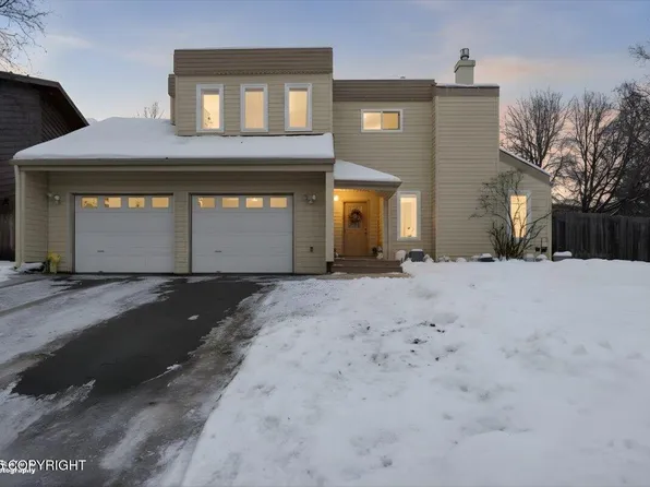 9520 Albatross Dr, Anchorage, AK 99502