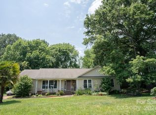 7038 Marlbrook Dr, Charlotte, NC 28212