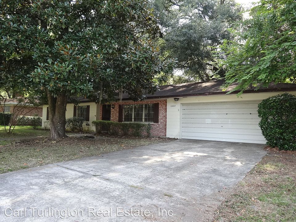 1st image of 1227 NW 39th Dr