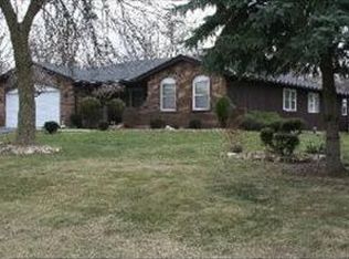 27W669 Timber Ln, West Chicago, IL 60185