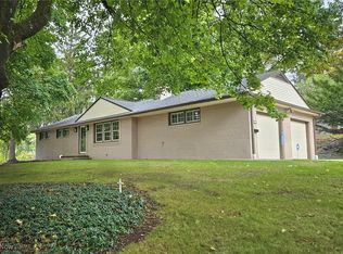 1805 Dunkeith Dr NW, Canton, OH 44708