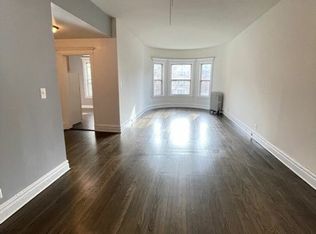 670 W Sheridan Rd APT 2, Chicago, IL 60613