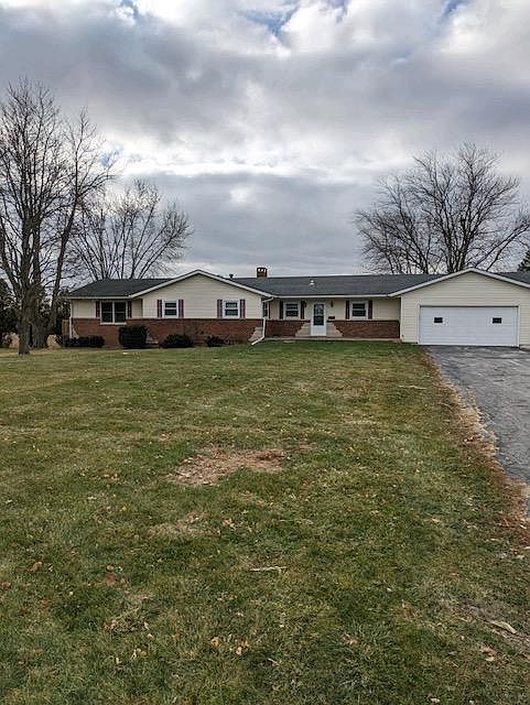 19240 Wells Ferry Rd, Bettendorf, IA 52722 | Zillow