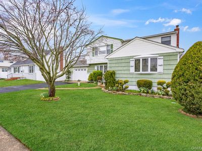 345 N Wisconsin Avenue, Massapequa, NY, 11758