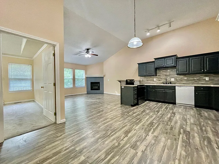 1805 Glenn Hendren Dr — Photo 1