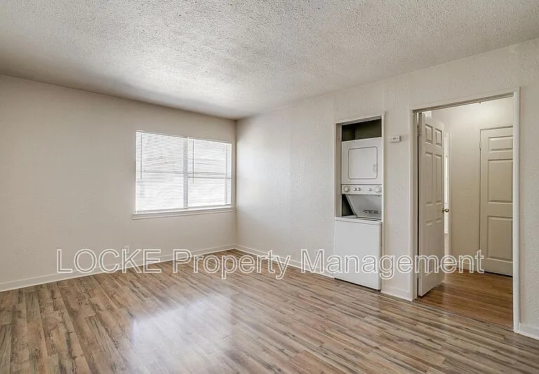 3419 S University Dr #D — Photo 7