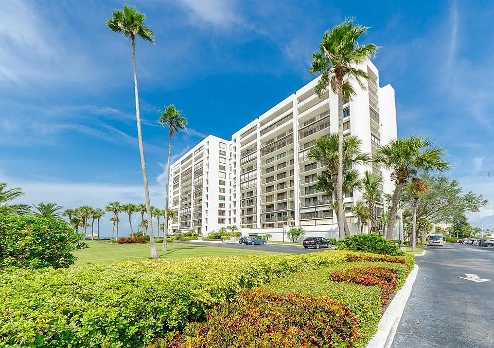 1460 Gulf Blvd #1105