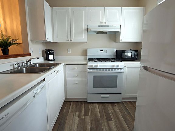 3rd image of 7358 Donovan Dr #89C