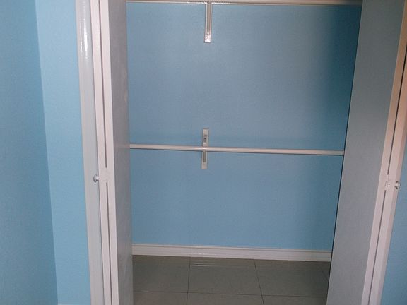 2nd image of 2804 Los Pinos Ln
