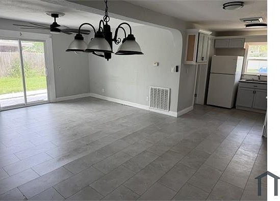 3rd image of 1695 74th Ave N
