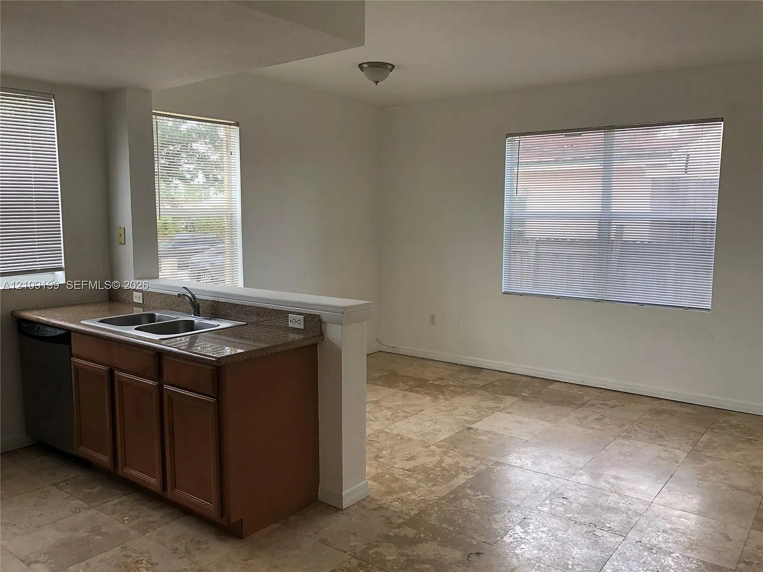 The Manor Condo — Photo 1