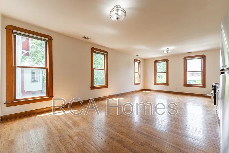 1 bed, 1.0 bath, 1000 sqft, $1,450 — Photo 2