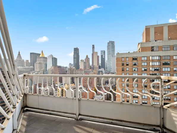 200 East 32nd Street image 12 of 16