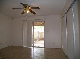 4th image of 1416 E Palmdale Dr