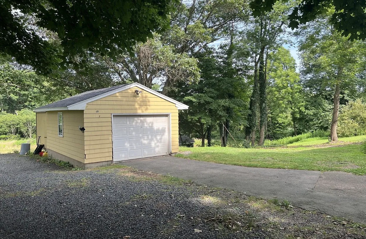 2 bed, 916 sqft, $2,500 — Photo 2