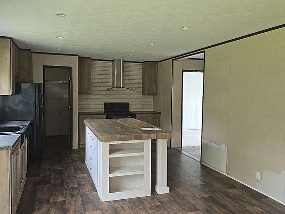 4th image of 405 Sunflower Ln