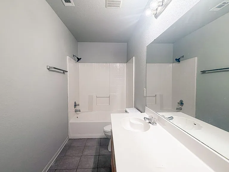 4705 John David Dr — Photo 8