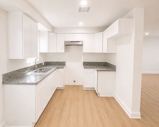 5th image of 227 E 103rd St