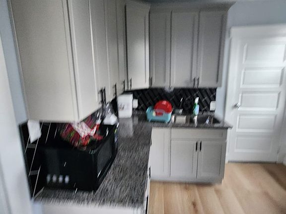 3rd image of 2048 Elm Ave #1
