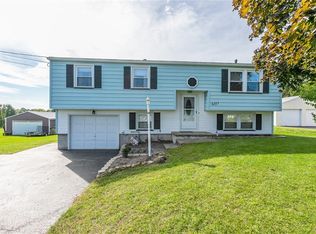 6107 Ridge Chapel Rd, Williamson, NY 14589