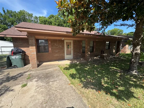 1608 E Crestview Ave, Marietta, OK 73448