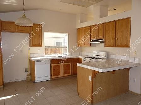 5th image of 6049 Barcelona Dr