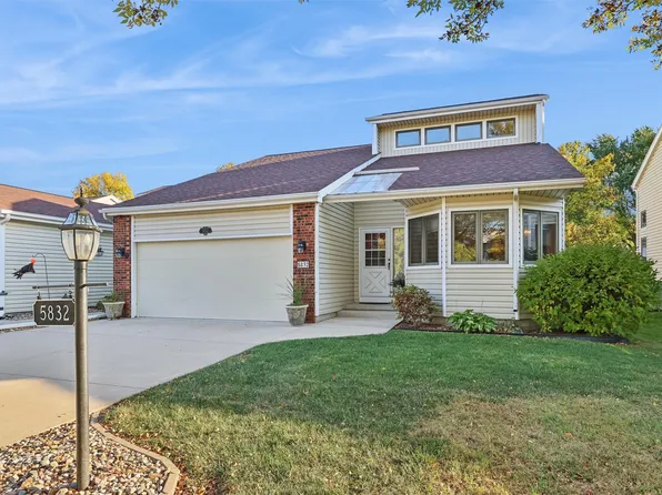 5832 Vista Dr, West Des Moines, IA 50266