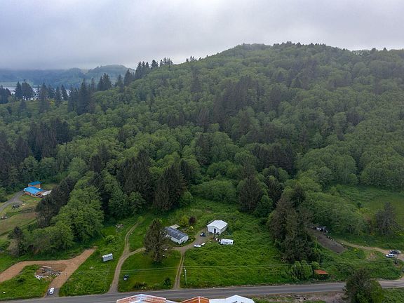 3rd image of 37120 Resort Dr