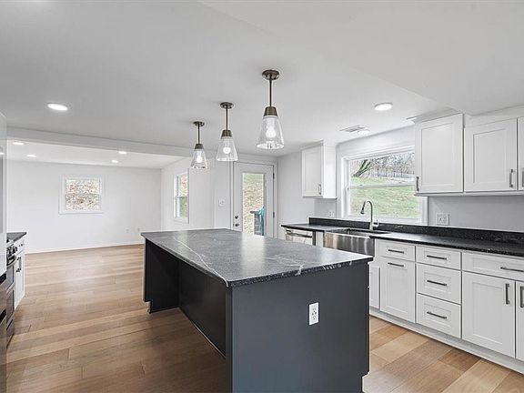 2nd image of 3616 Elm Ave