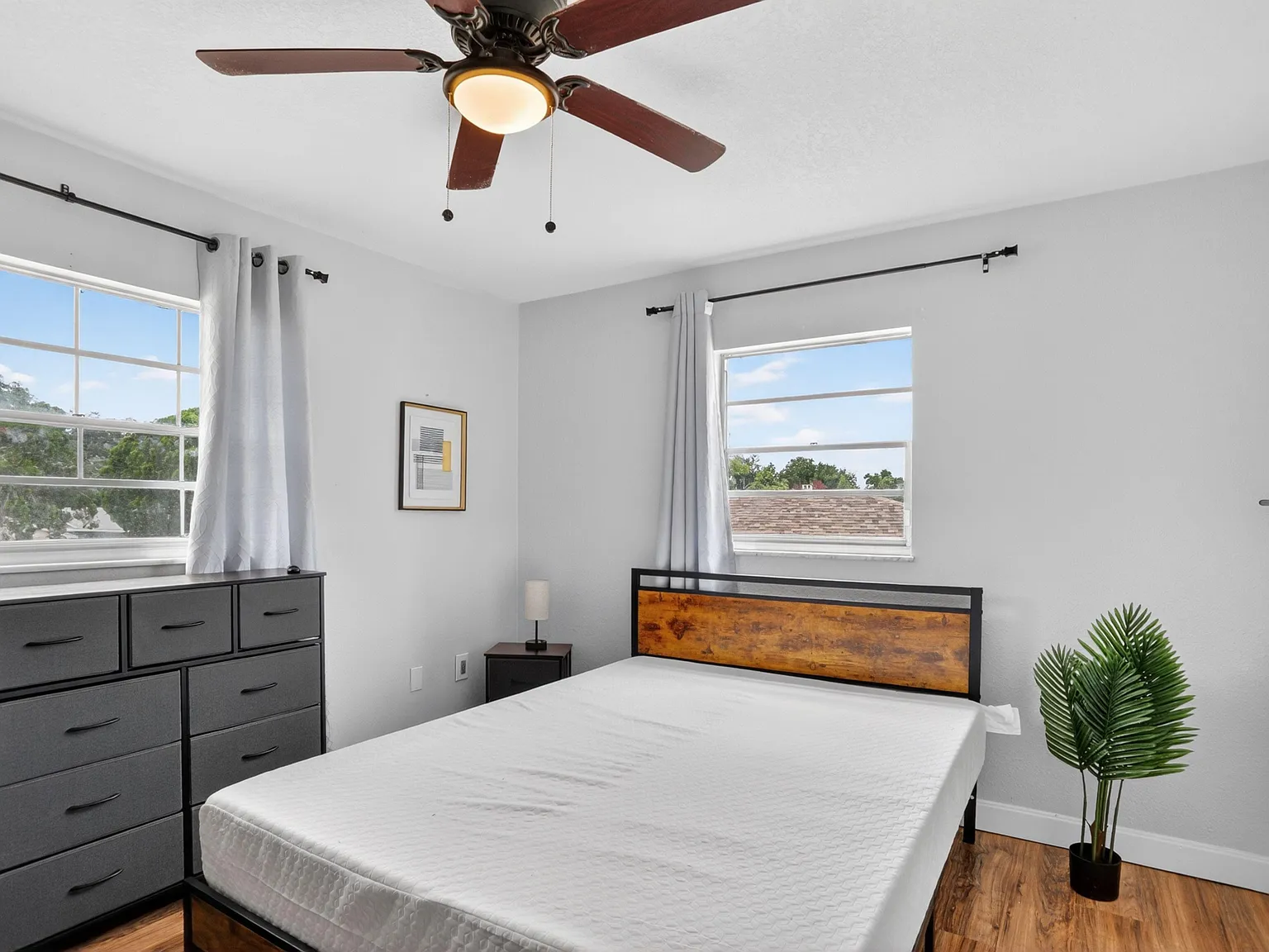 4 bed, 2.5 bath, 1761 sqft, $927 — Photo 3