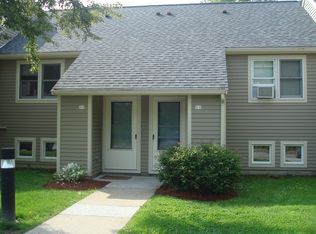 2 Warren Rd APT 2, Stow, MA 01775